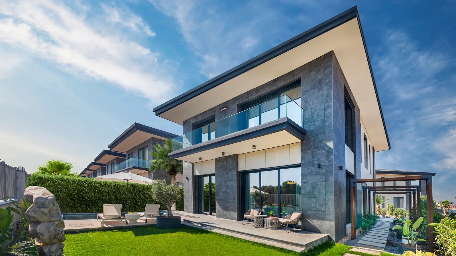 Villa cephesi — gün batımı